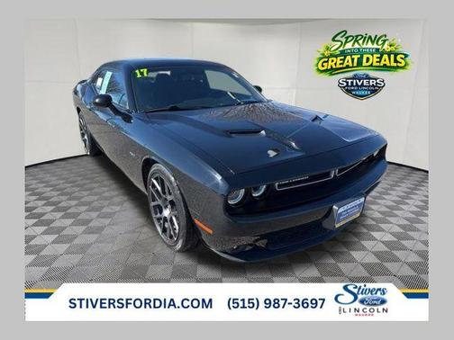 Pitch Black Clearcoat 2017 Dodge Challenger R/T