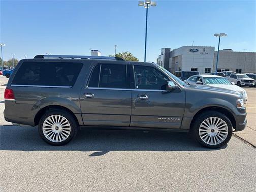 2017 Lincoln Navigator Select