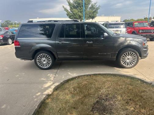 2017 Lincoln Navigator Select