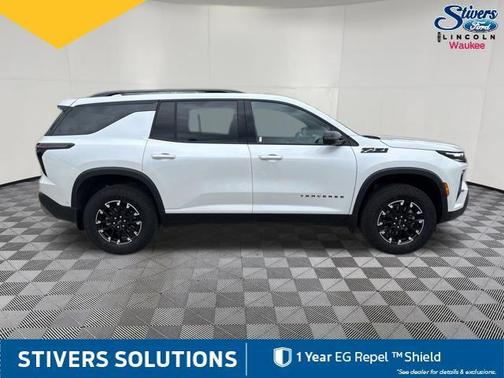 Iridescent Pearl Tricoat 2025 Chevrolet Traverse AWD Z71