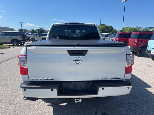 2017 Nissan Titan SL