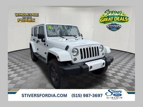 Bright White Clearcoat 2016 Jeep Wrangler Unlimited Sahara