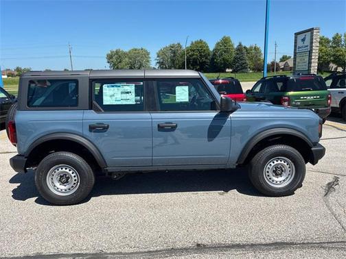 2025 Ford Bronco Base
