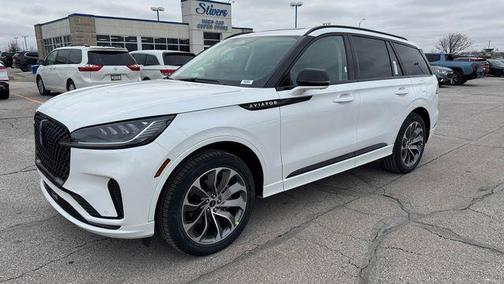pristine white metallic tri-coat 2026 Lincoln Aviator Premiere