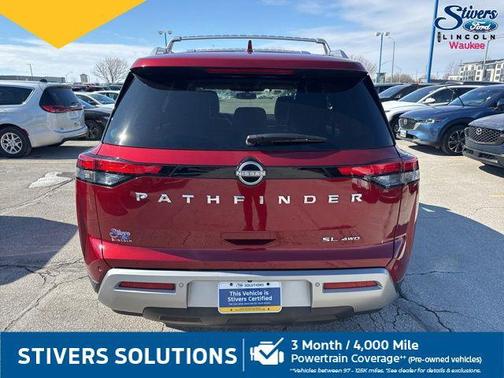 2022 Nissan Pathfinder SL 4WD