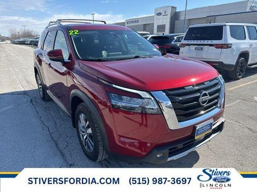 2022 Nissan Pathfinder SL 4WD