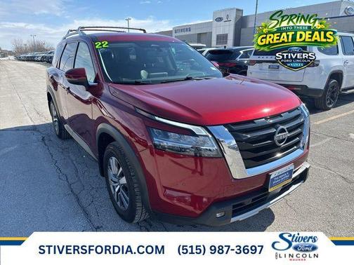 2022 Nissan Pathfinder SL 4WD