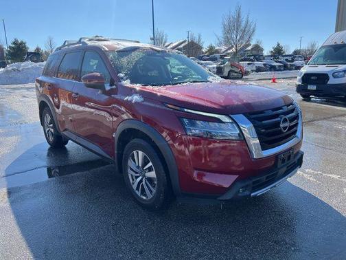 2022 Nissan Pathfinder SL 4WD