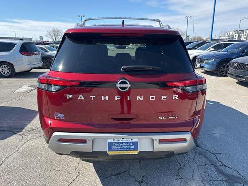 2022 Nissan Pathfinder SL 4WD