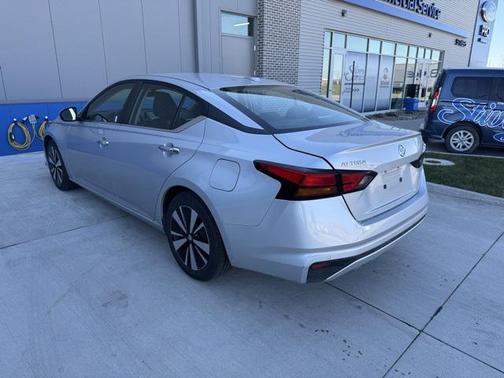 2022 Nissan Altima 2.5 SV