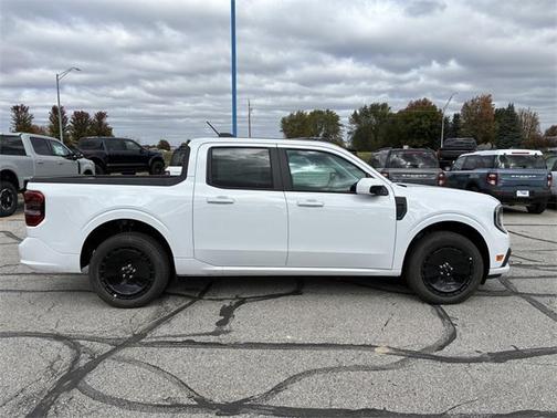 2025 Ford Maverick Lobo Standard