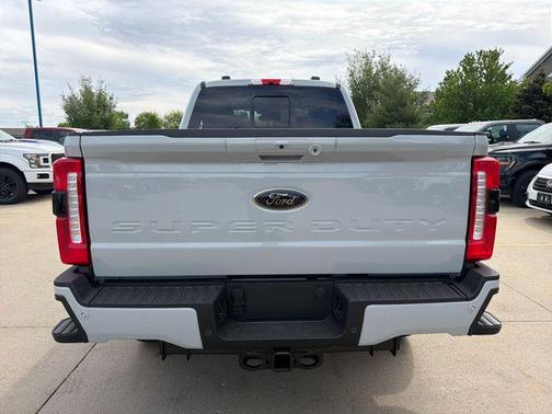 Avalanche 2026 Ford F-250 Lariat