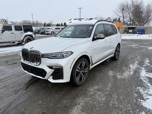 2022 BMW X7 M50i