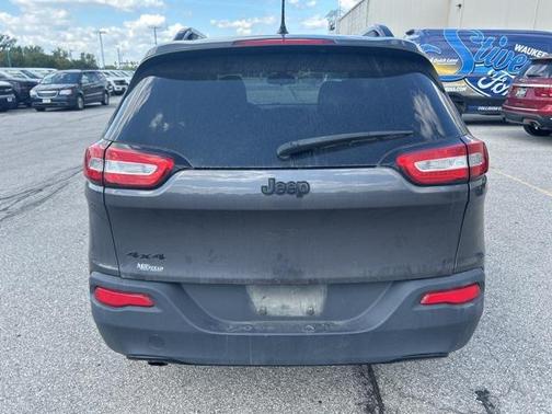 2017 Jeep Cherokee Sport