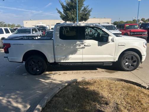 2022 Ford F-150 Lightning LARIAT