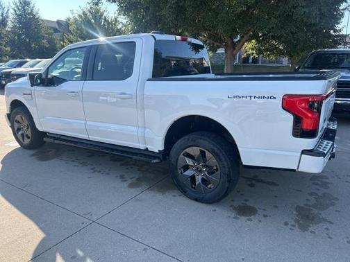 2022 Ford F-150 Lightning LARIAT