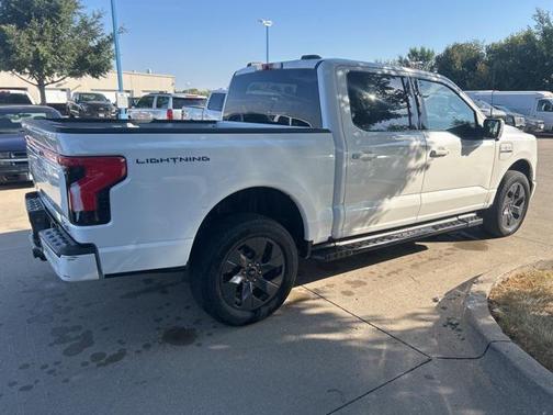 2022 Ford F-150 Lightning LARIAT