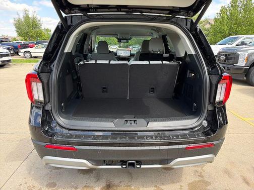 Agate Black Metallic 2026 Ford Explorer Platinum