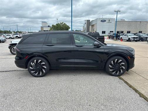 2025 Lincoln Nautilus Reserve