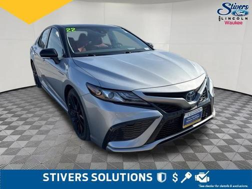 Celestial Silver Metallic/Midnight Black Metallic 2022 Toyota Camry XSE