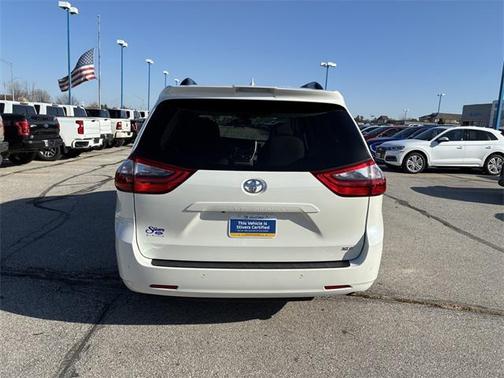 2020 Toyota Sienna XLE