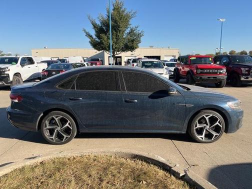 2020 Volkswagen Passat 2.0T R-Line