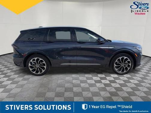 Blue Panther Metallic Clearcoat 2024 Lincoln Nautilus Reserve