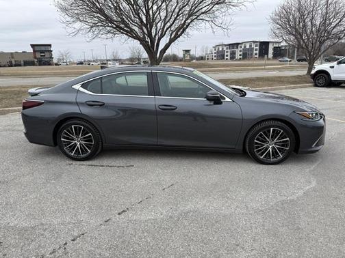 2022 Lexus ES 350 Base