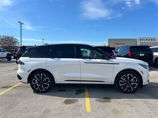 2025 Lincoln Nautilus Reserve