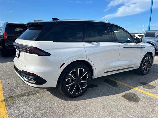 2025 Lincoln Nautilus Reserve