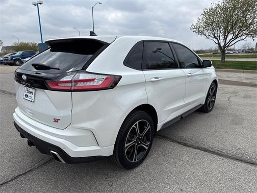 2022 Ford Edge ST