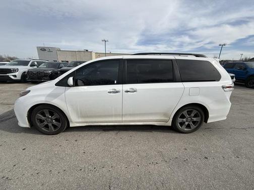 2018 Toyota Sienna SE