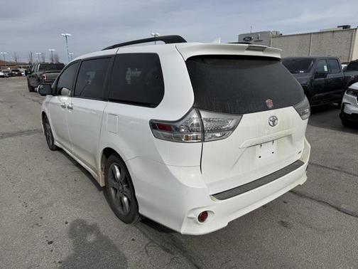 2018 Toyota Sienna SE