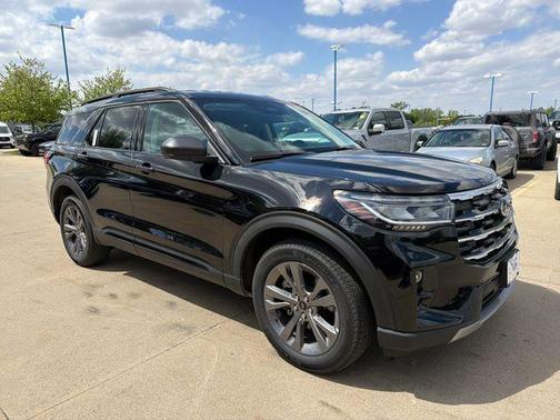 Agate Black Metallic 2026 Ford Explorer Active