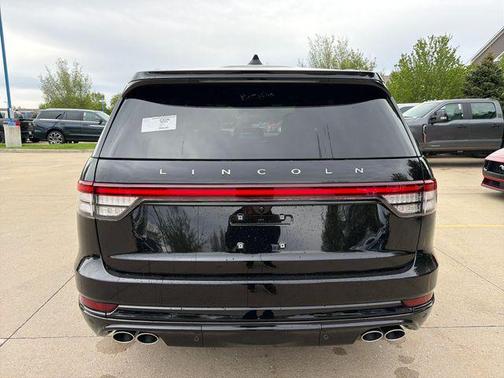 Infinite Black Metallic Clearcoat 2026 Lincoln Aviator Reserve AWD