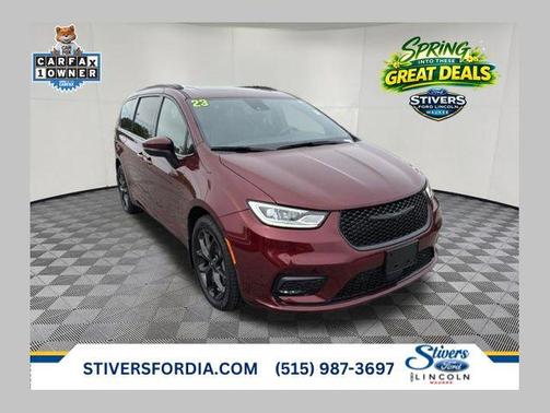 Velvet Red Pearlcoat 2023 Chrysler Pacifica Touring L