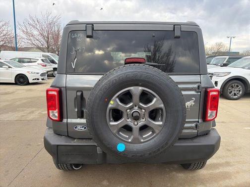 Carbonized Gray Metallic 2026 Ford Bronco Big Bend