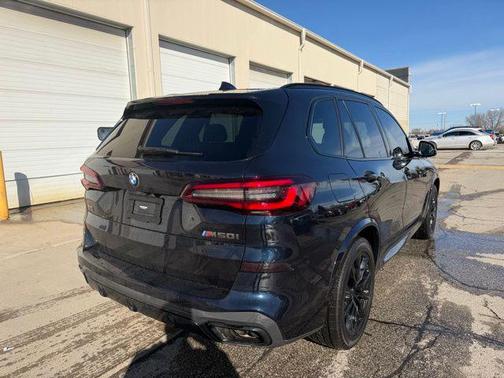 2022 BMW X5 M50i