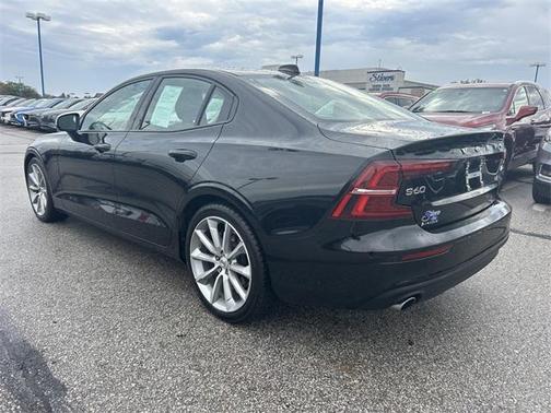 2020 Volvo S60 T5 Momentum
