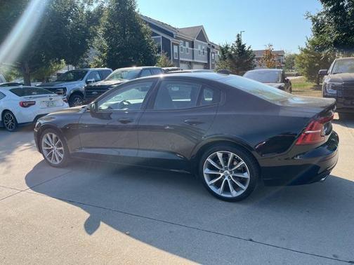 2020 Volvo S60 T5 Momentum