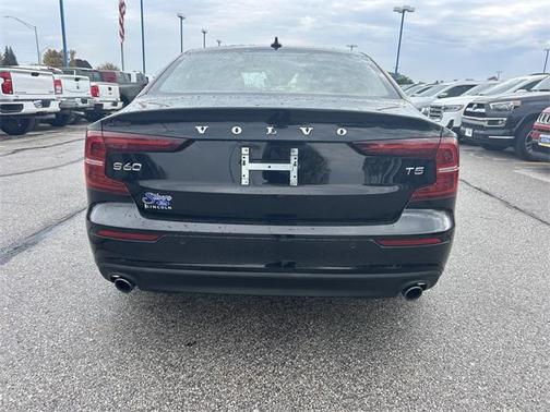 2020 Volvo S60 T5 Momentum
