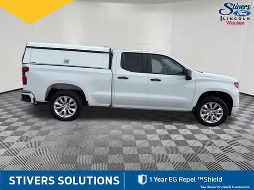 Summit White 2023 Chevrolet Silverado 1500 Custom