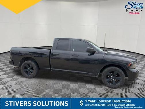 Brilliant Black Crystal Pearlcoat 2018 RAM 1500 Express