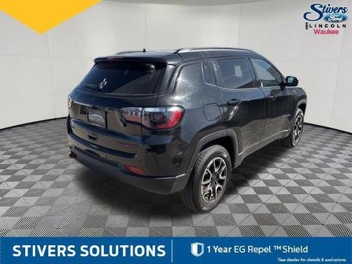 Diamond Black Crystal Pearlcoat 2024 Jeep Compass Trailhawk