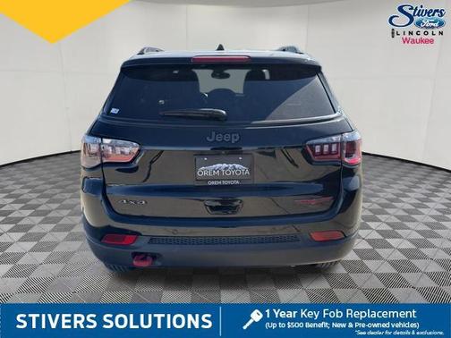 Diamond Black Crystal Pearlcoat 2024 Jeep Compass Trailhawk