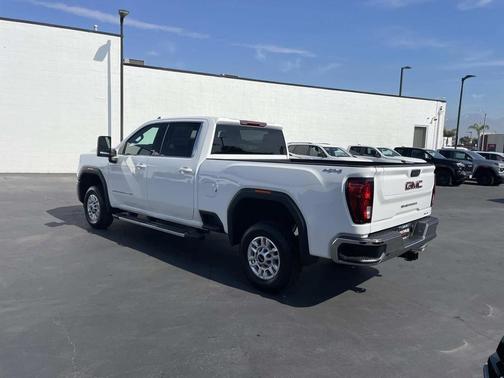 Summit White 2026 GMC Sierra 2500 SLE