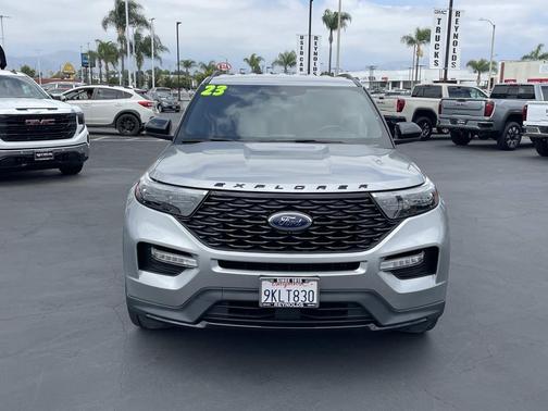 ICONIC SILVER METALLIC 2023 Ford Explorer ST-Line