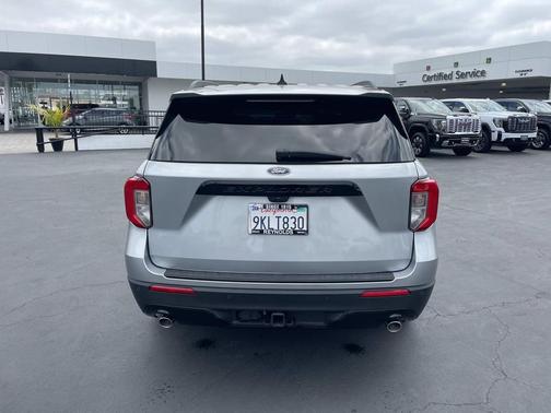 ICONIC SILVER METALLIC 2023 Ford Explorer ST-Line