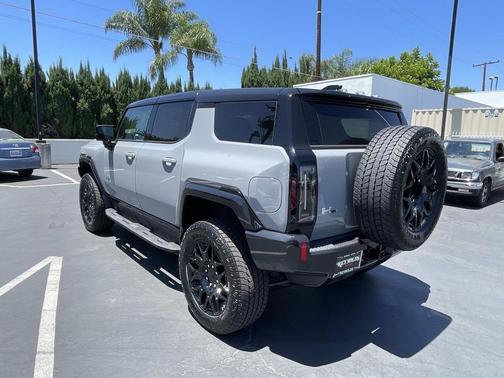 Meteorite Metallic (Gray) 2026 GMC HUMMER EV SUV 2X