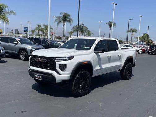 Summit White 2026 GMC Canyon Elevation